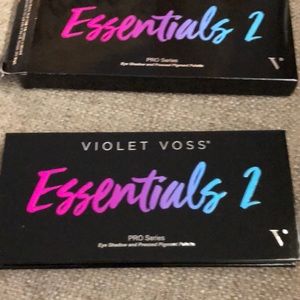 Violet Voss essentials eyeshadow palette